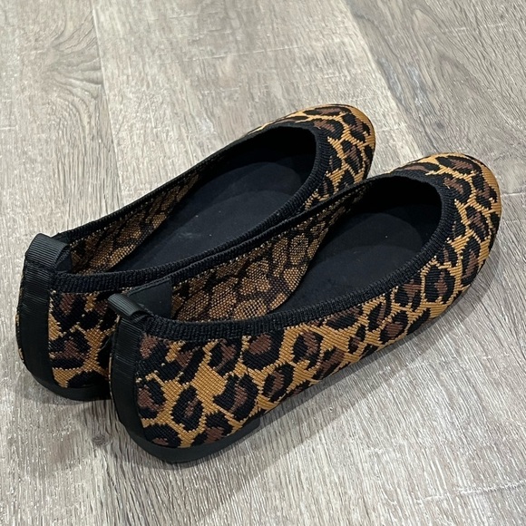 MIA Size 6.5 Cheetah Print Rubber Sole Stretch Ballet Flat Loafer Shoe EUC - Picture 5 of 8